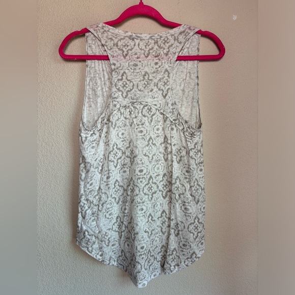 Athleta 100% Linen Taupe Newport Medallion Racetrack Split Neck Tank Top XS - Picture 5 of 7